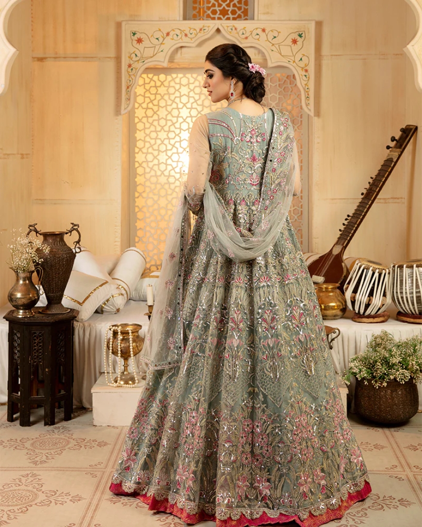 The Elegance of Detail: Why Saira Shakira Defines Modern Pakistani Formal Wear