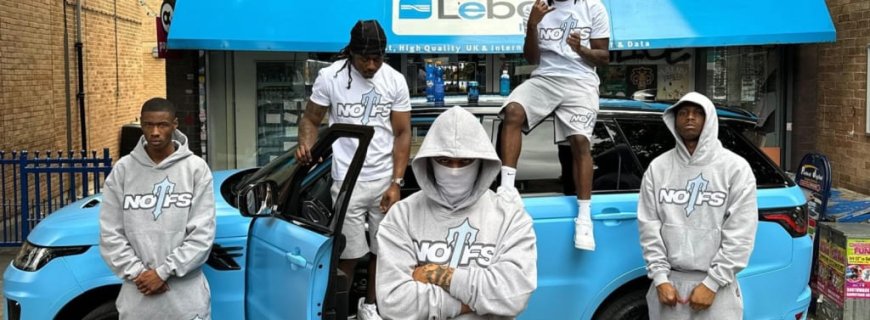 Hybrid-Fit Urban Tracksuits: Where Streetwear Meets Performance