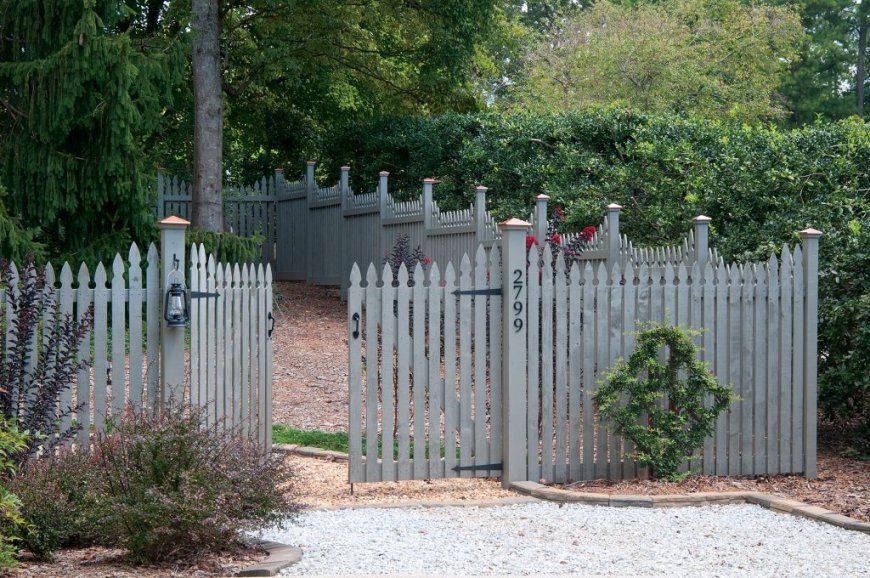 Enhance Privacy with a Stylish Shadow Box Fence Today