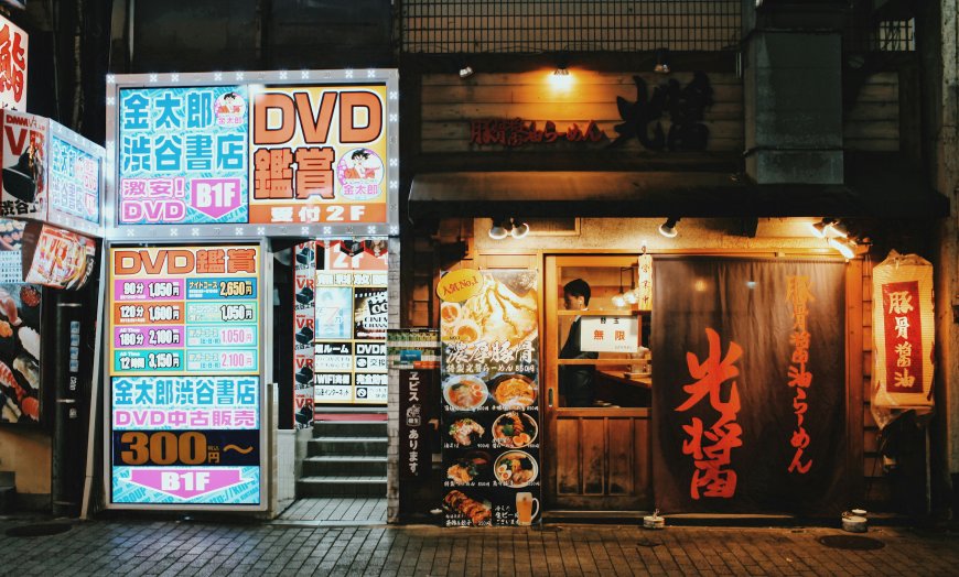 Stand Out in Toronto: Partner with a Custom Sign Company Today