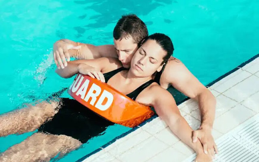 Lifeguard Certification for College Students: Make Money & Stay Fit