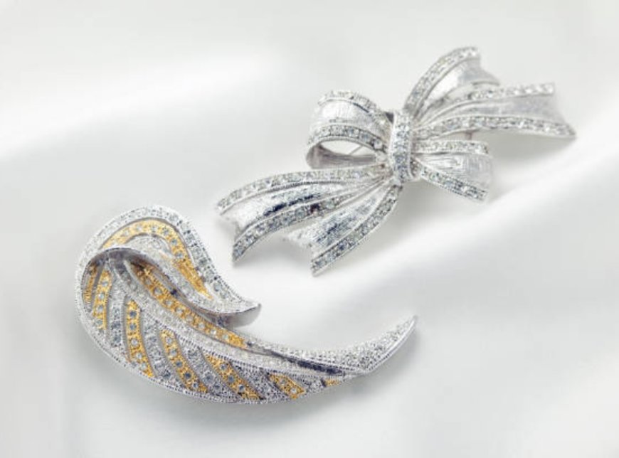 Exploring the Unique Craftsmanship Behind Silver Brooches