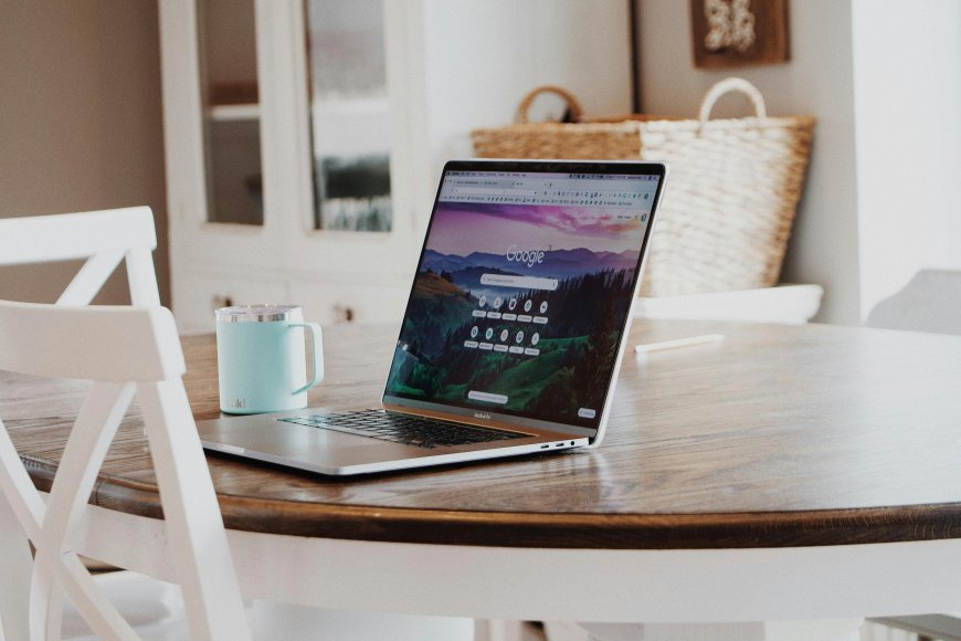 What is the Difference Between WordPress and Wix? A Side-by-Side Feature Comparison