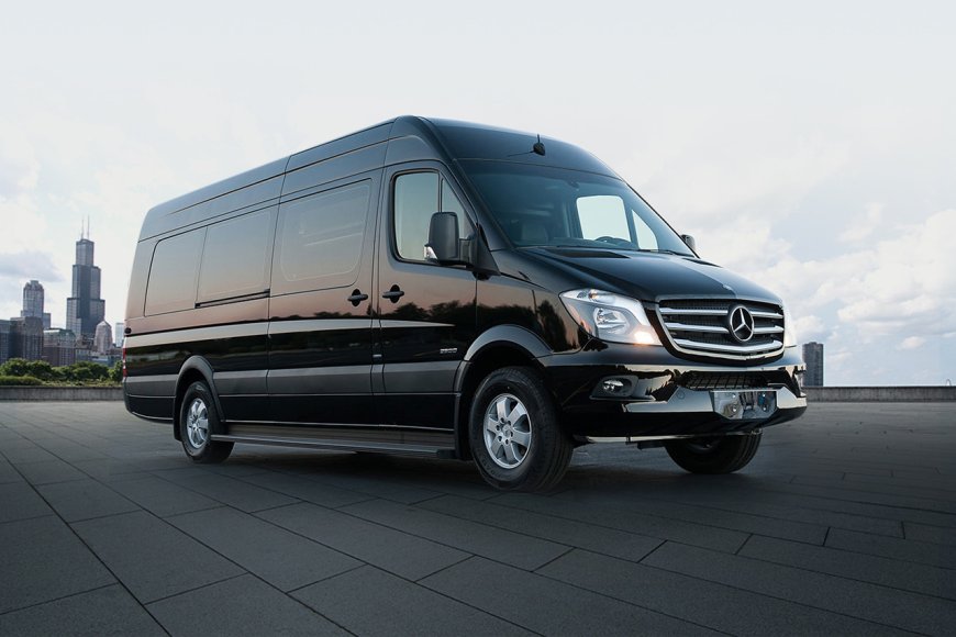 Top Reasons to Hire a Limo in Chicago Today