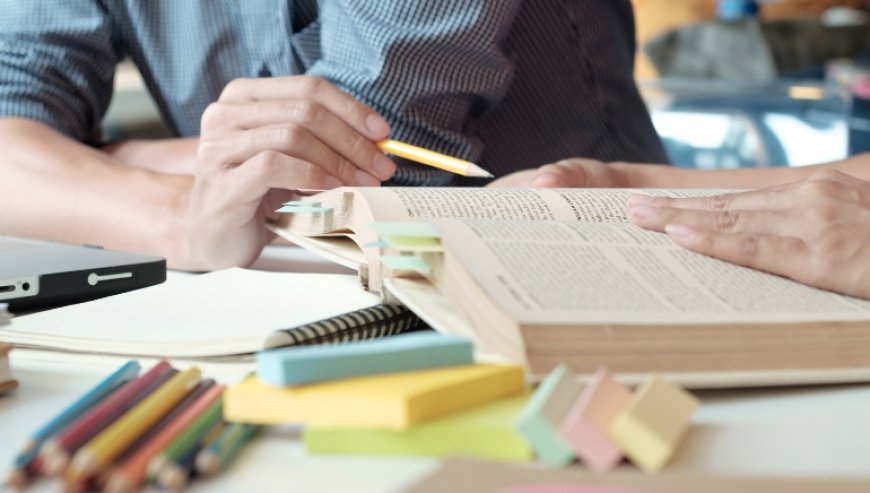Simplify Your Academic Journey with Expert HRM Thesis Writing Services