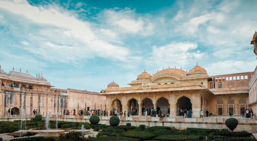From Amber Fort to Hawa Mahal: Must-See Tourist Places to Visit in Jaipur