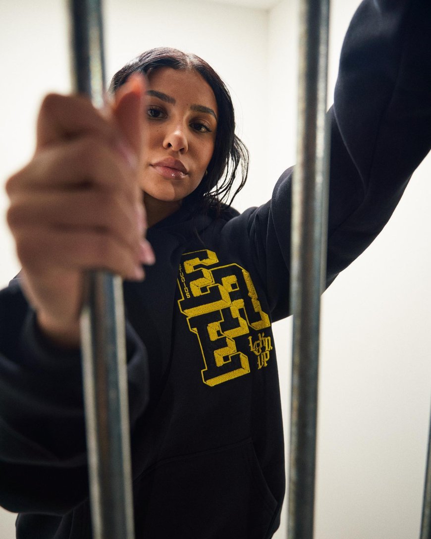 Die Zukunft der Streetwear: Der Ere Studios Hoodie im Detail